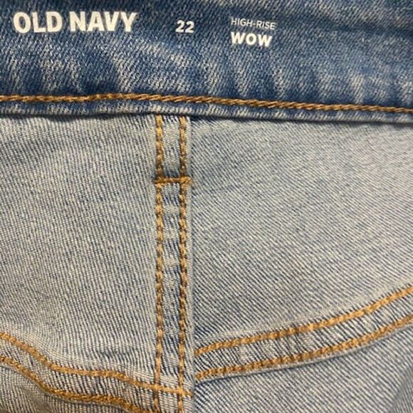 Old Navy High-Rise wow cuffed denim shorts, size 22 - Picture 3 of 4